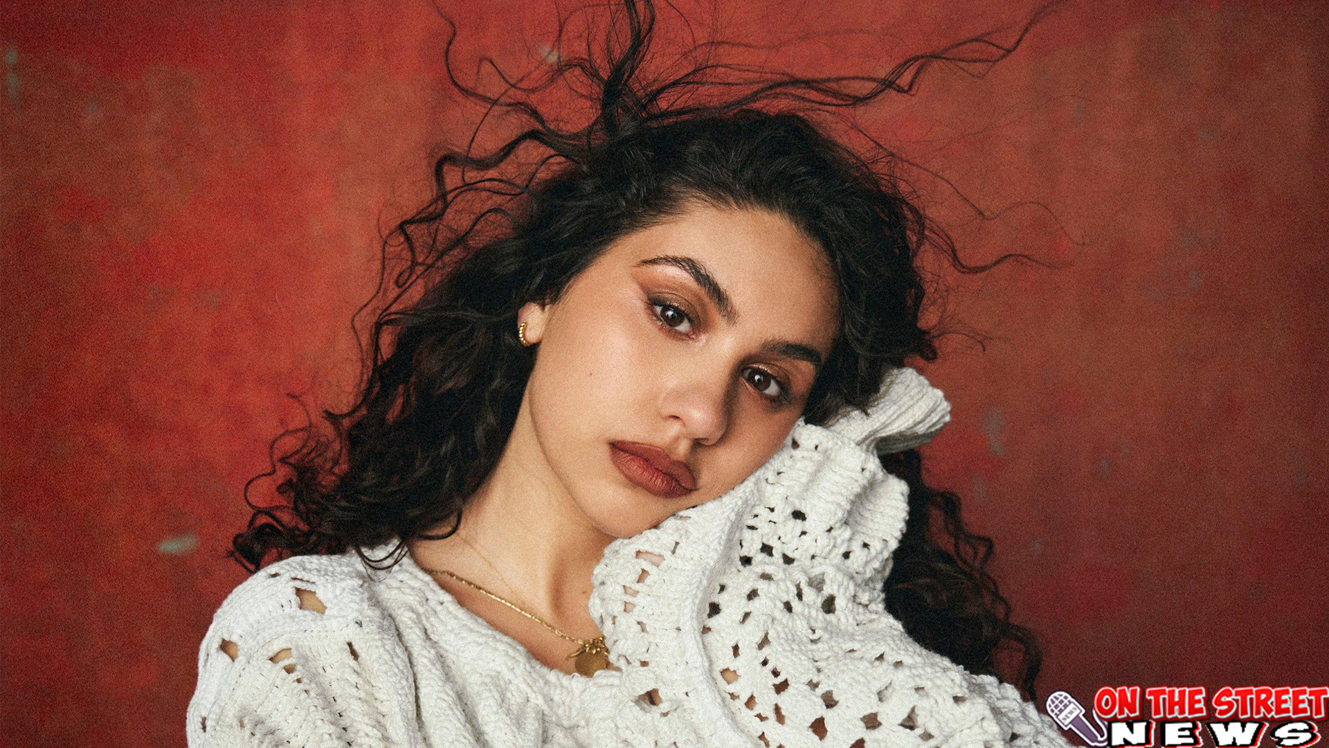 Pesona Alessia Cara, Penyanyi yang Bikin Kamu Terbuai!