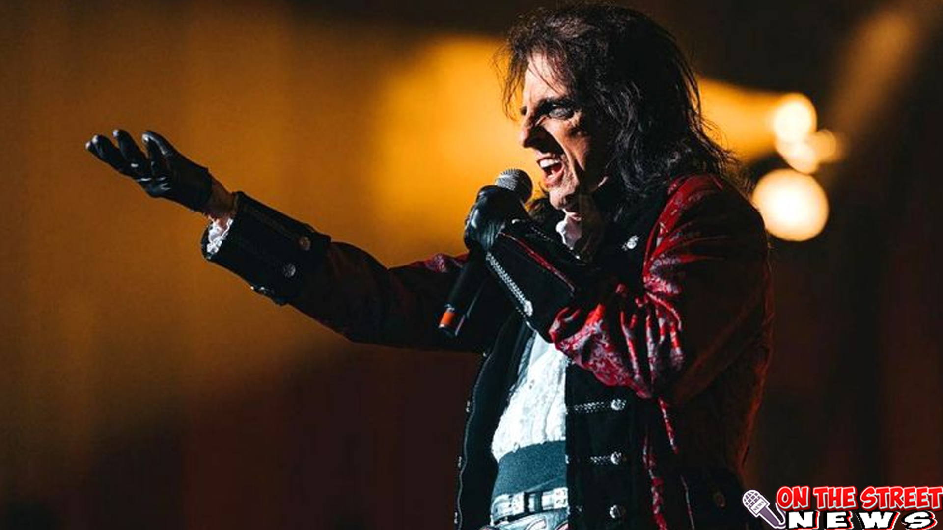 Alice Cooper: Raja Shock Rock yang Tak Pernah Tua!