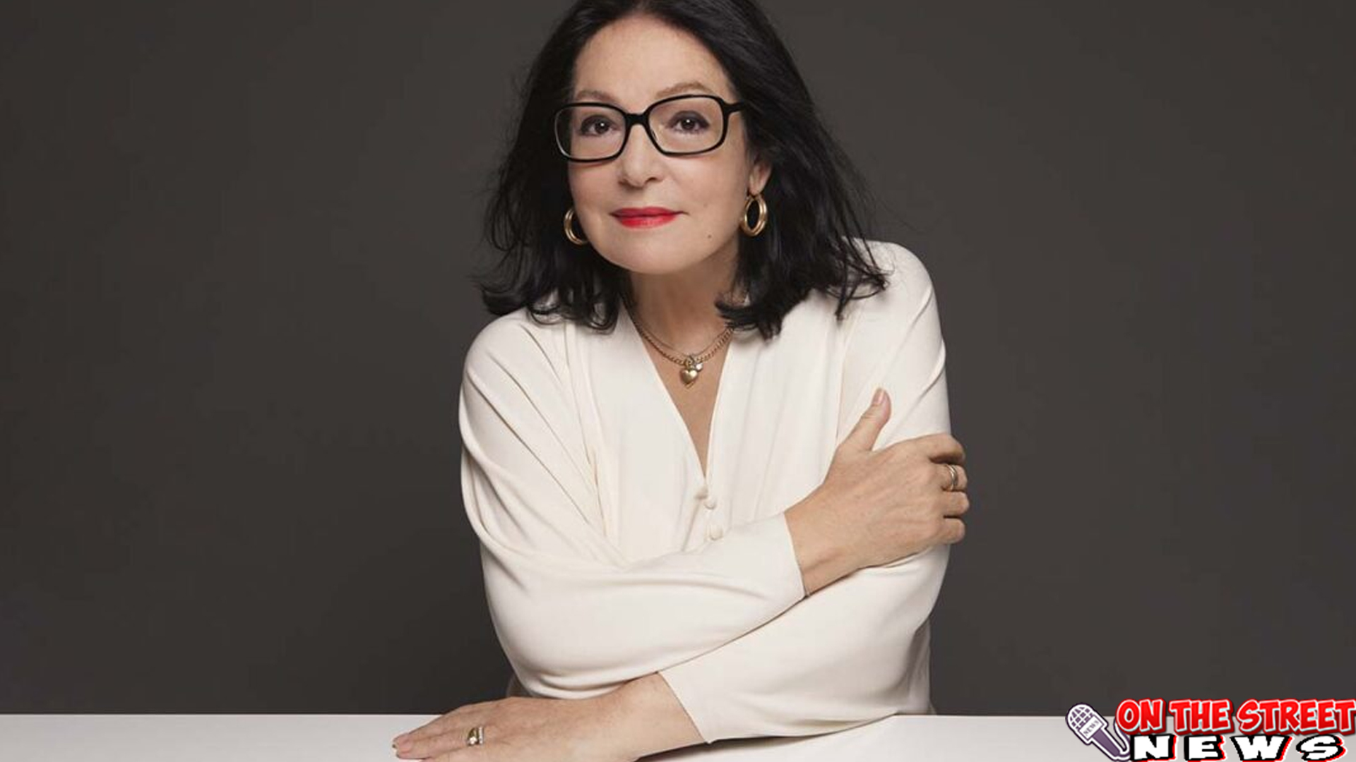 Nana Mouskouri Dari Yunani ke Dunia Musiknya Bikin Takjub!