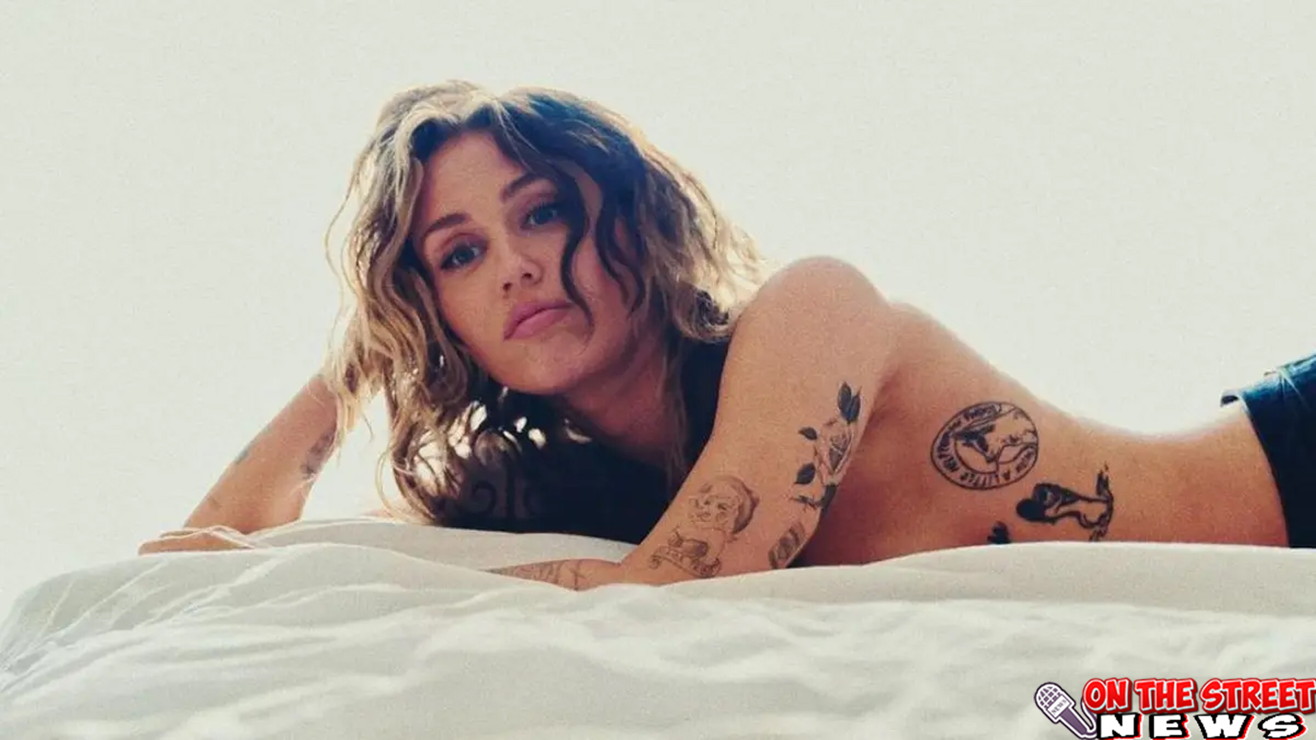 Miley Cyrus Sang Rebel yang Selalu Bikin Panggung Panas!