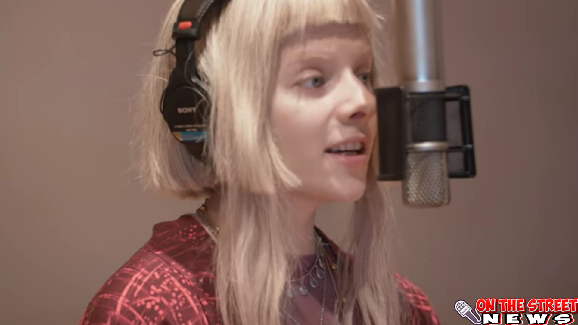Aurora Memukau 4 Lagu Hits Wajib Didengar