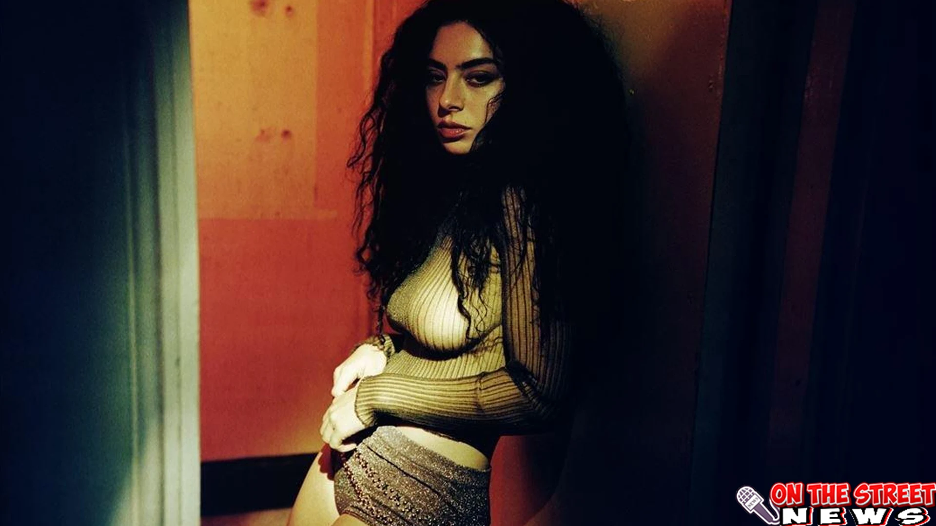 Charli XCX Penuh Comeback-nya di Tahun 2025